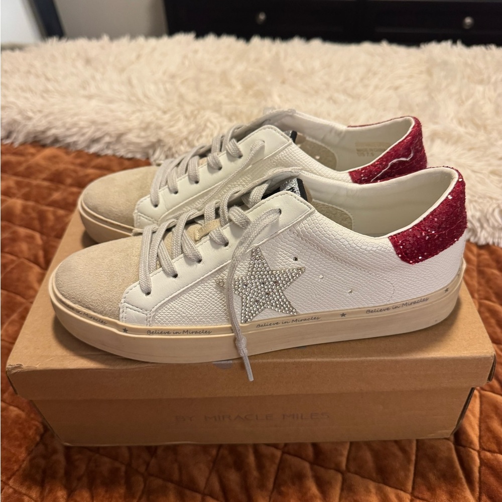 Mi.im Gaby sneakers, size 7.5